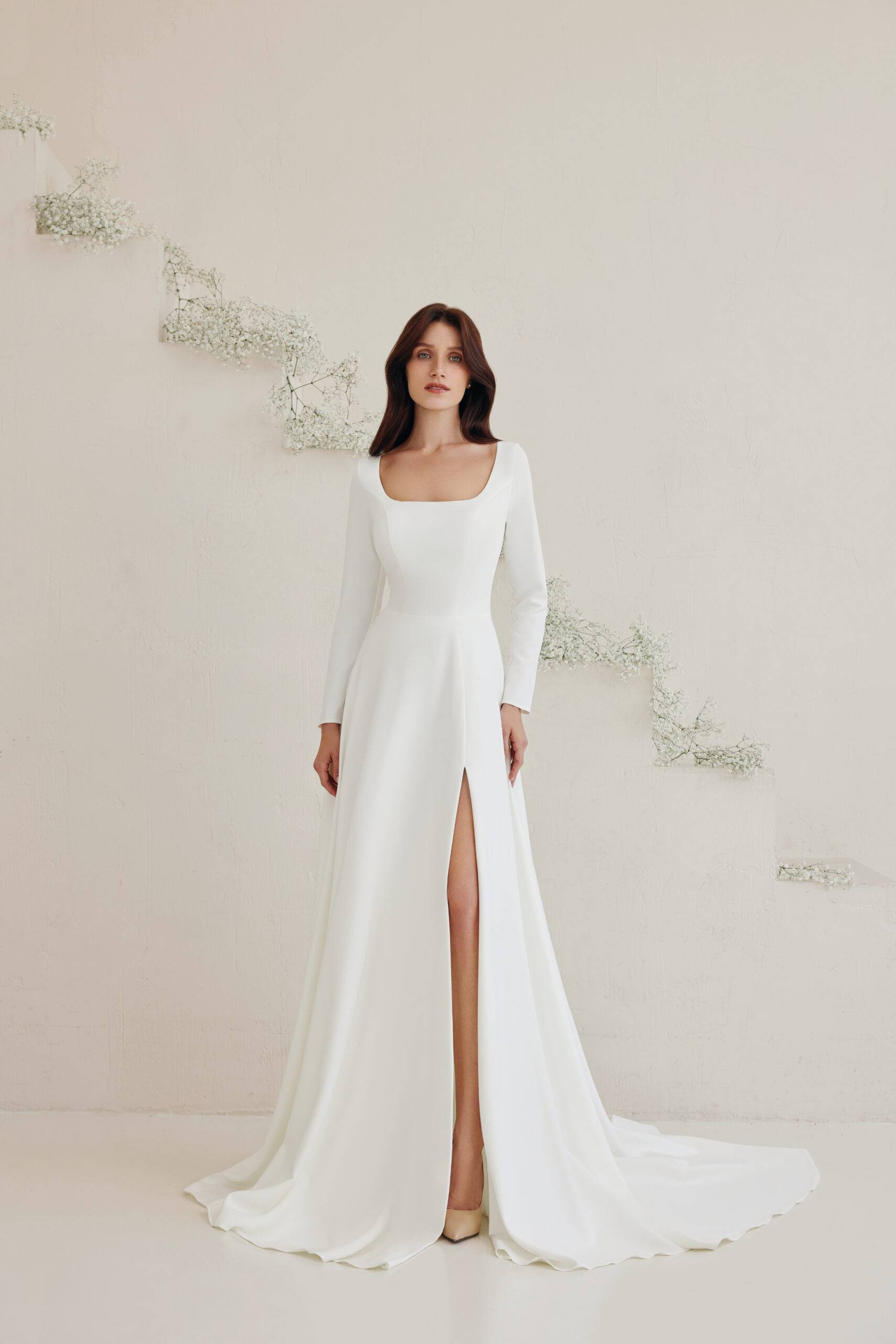 Svatební šaty CROWN 2021