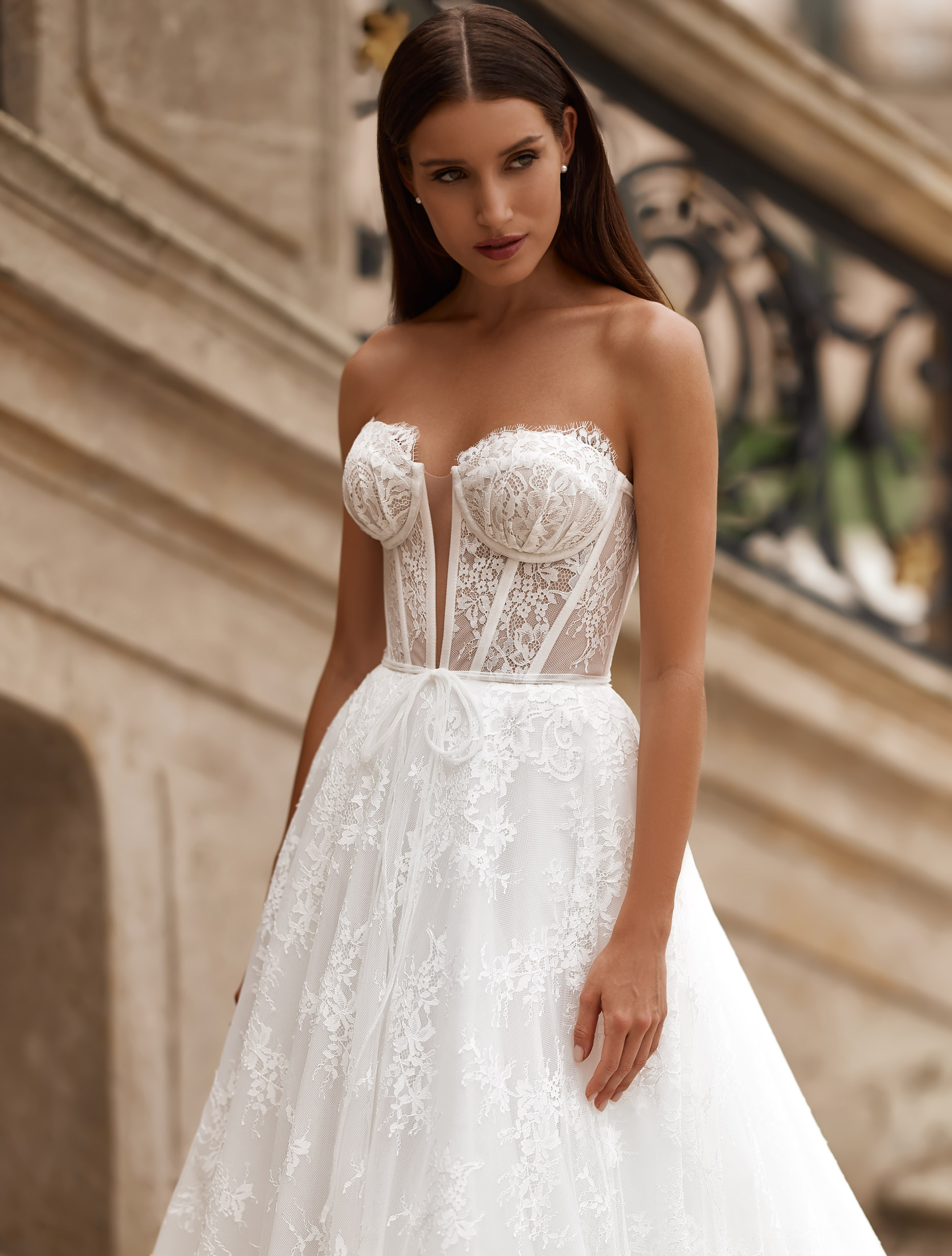 svatební šaty Praha model 3414 CROWN Wedding Salon