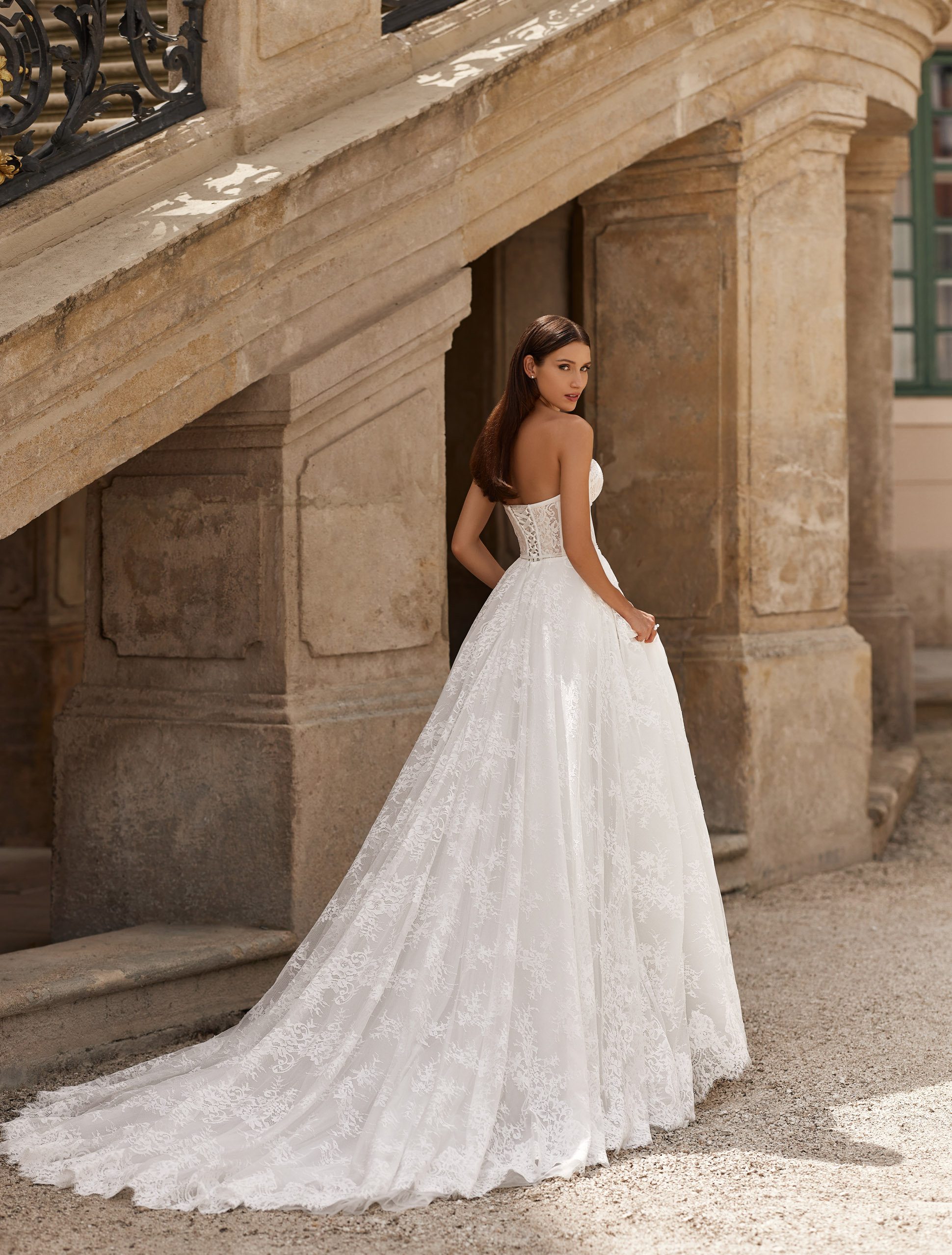 Svatební šaty Praha – model 3414 od CROWN Wedding Salon - Obrázek 4