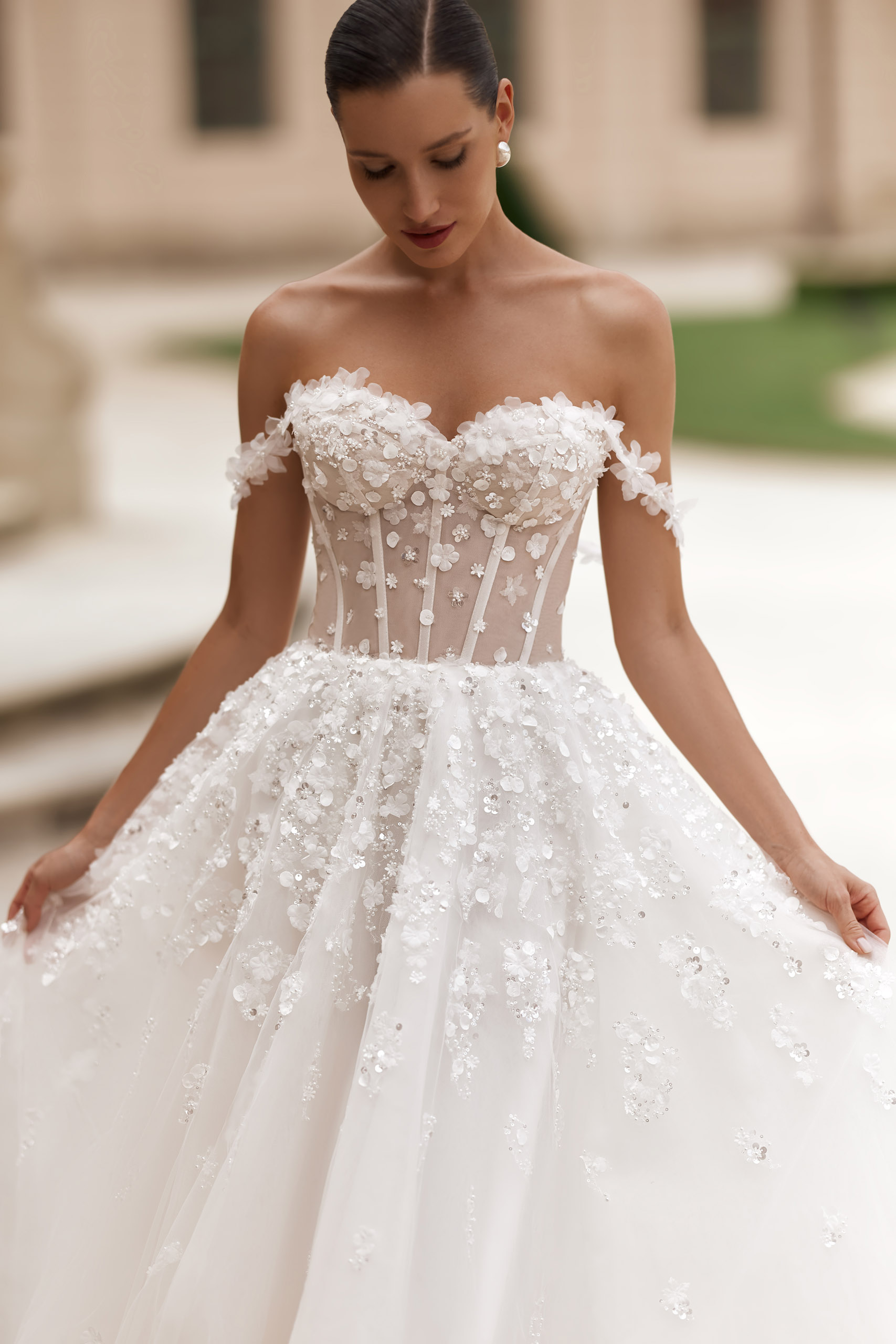 svatební šaty Praha model 3418 CROWN Wedding Salon