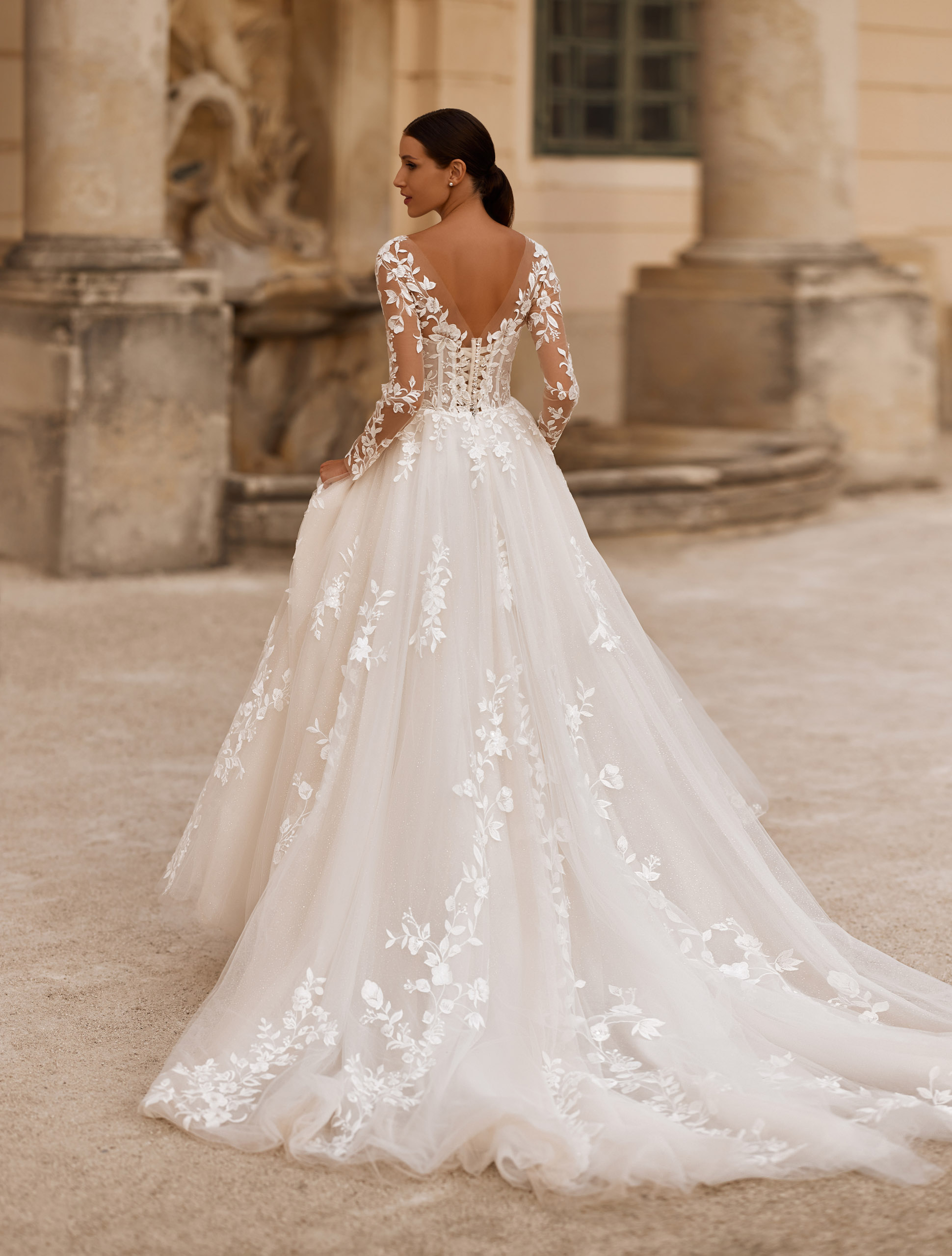 Svatební šaty Praha – model 3419 od CROWN Wedding Salon - Obrázek 3