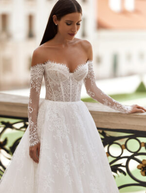svatební šaty Praha model 3421 CROWN Wedding Salon