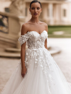 svatební šaty Praha model 3427 CROWN Wedding Salon