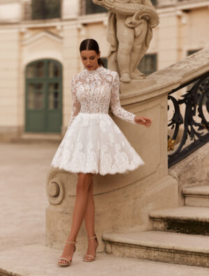 svatební šaty Praha model 3430 CROWN Wedding Salon