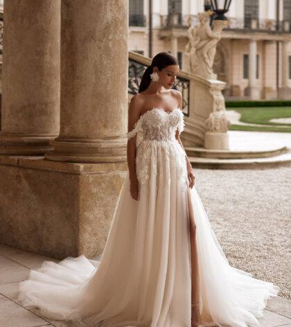 svatební šaty Praha model 3431 CROWN Wedding Salon