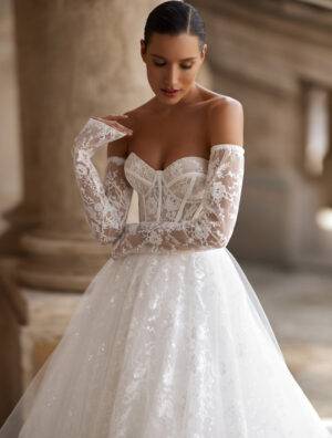 svatební šaty Praha model 3432 CROWN Wedding Salon