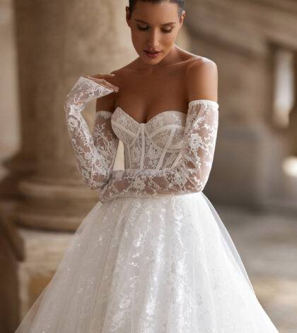 svatební šaty Praha model 3432 CROWN Wedding Salon