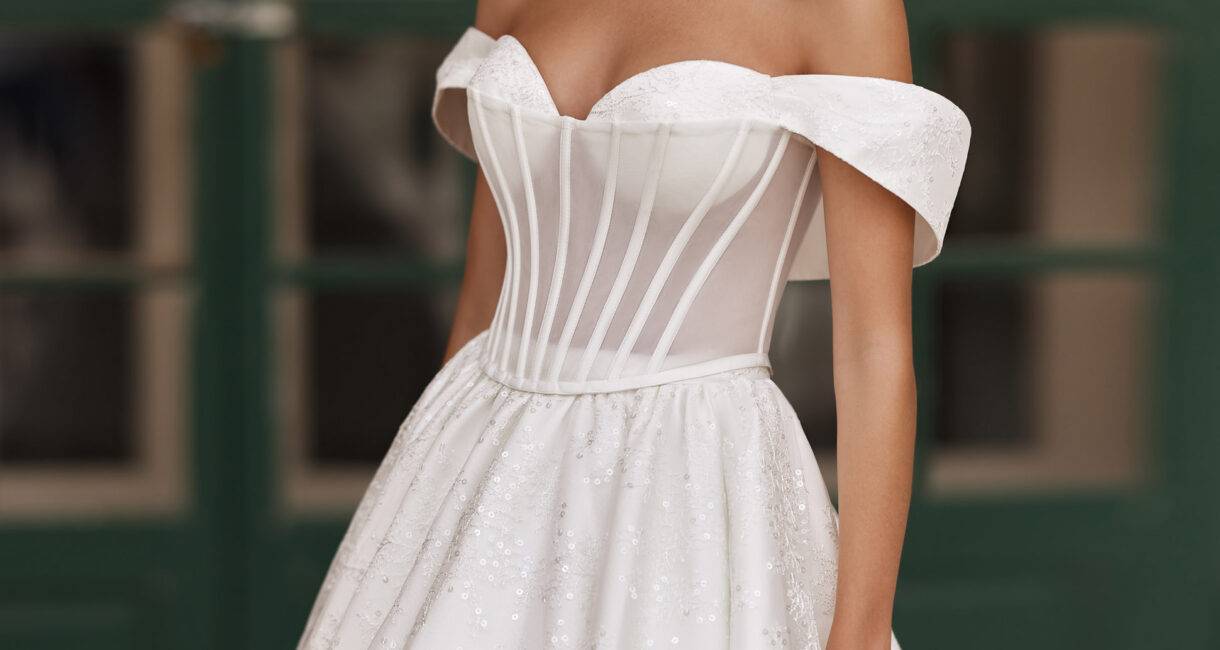 svatební šaty Praha model 3433 CROWN Wedding Salon