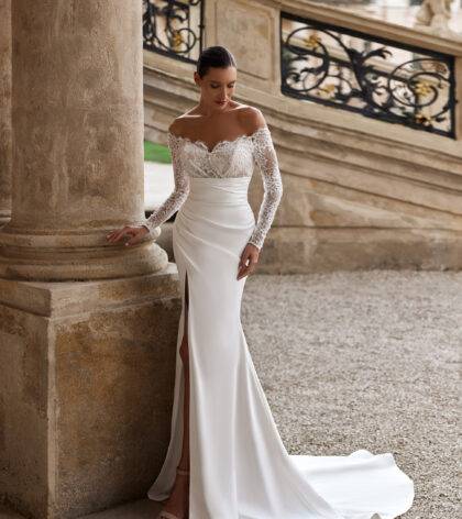 svatební šaty Praha model 3434 Crown Wedding Salon