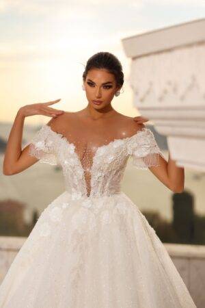 svatební šaty Praha model 3502 CROWN Wedding Salon