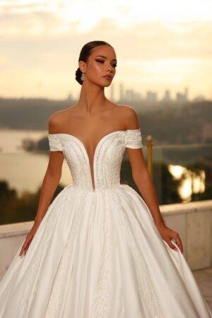 svatební šaty Praha model 3503 CROWN Wedding Salon